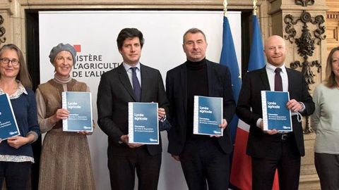 Une convention a été signée le 12 novembre en vue de l’ouverture d’un lycée agricole à Sevran (93). ©Twitter du ministère de l’Agriculture